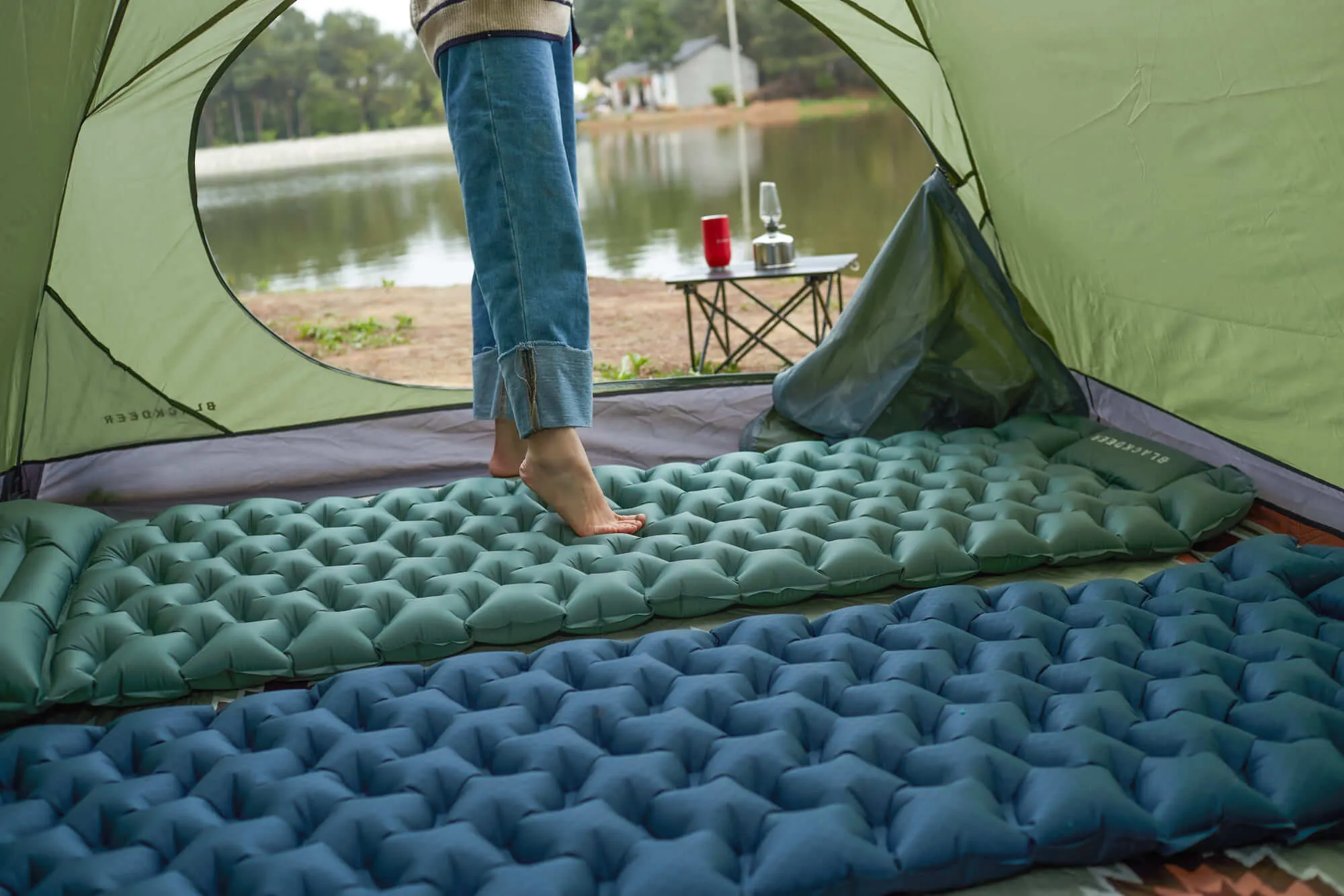 BLACKDEER Honeycomb Inflatable Mat