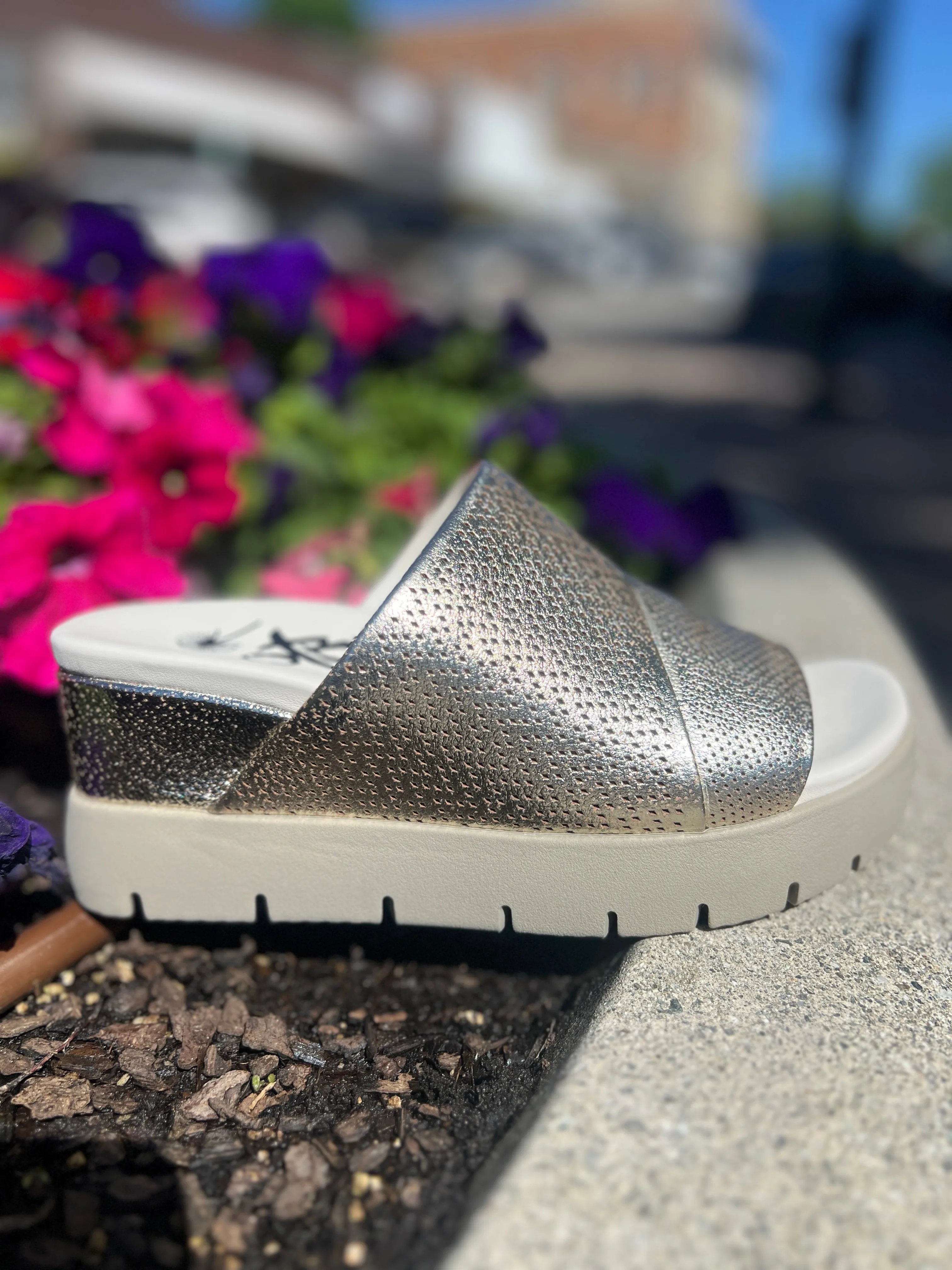 OTBT - NORM in GOLD Wedge Sandals
