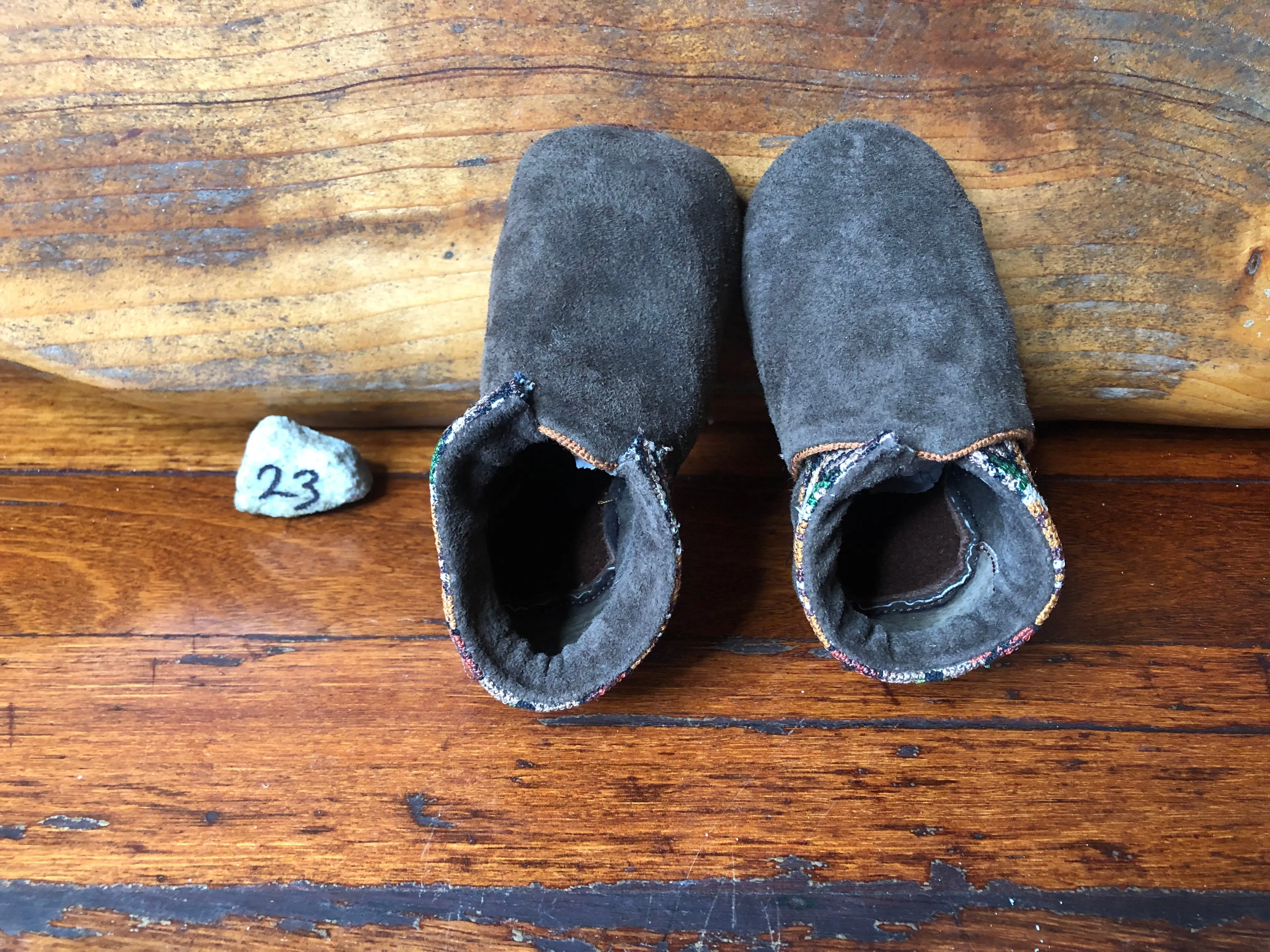 Size 23 Baby Elf Slippers - Grey with Natural Flowers